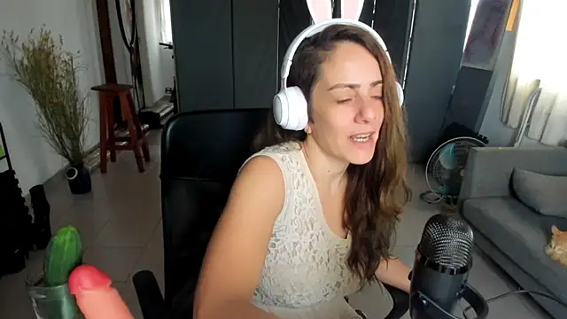 Snapshot of jessiburningheels chatting on 03-03-25, 01:31 jessiburningheels online show from 03-03-25, 01:31