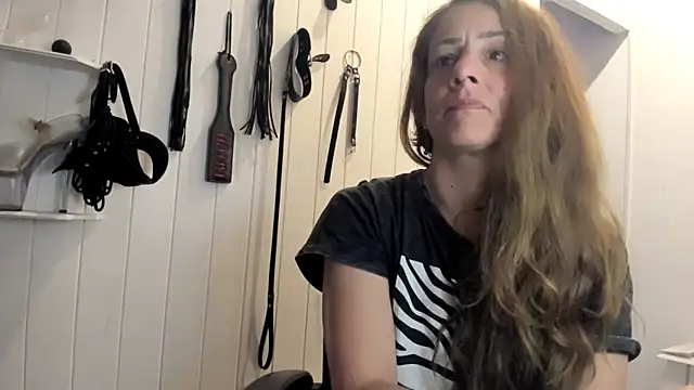 Snapshot of jessiburningheels chatting on 09-18-25, 09:33 jessiburningheels online show from 09-18-25, 09:33