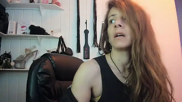 Snapshot of jessiburningheels chatting on 09-23-25, 09:45 jessiburningheels online show from 09-23-25, 09:45