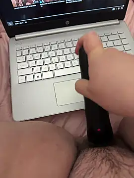 yourcutesarah online show from 11-04-25, 04:39