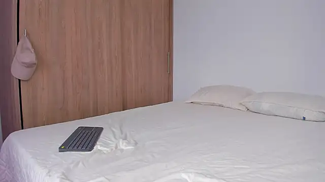 Snapshot of serge_7 chatting on 10-19-25, 06:41 serge 7 online show from 10-19-25, 06:41