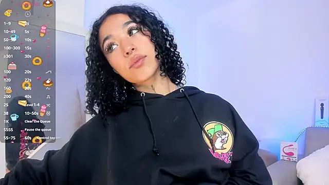 Crystal Dluna online show from 02-05-25, 12:38