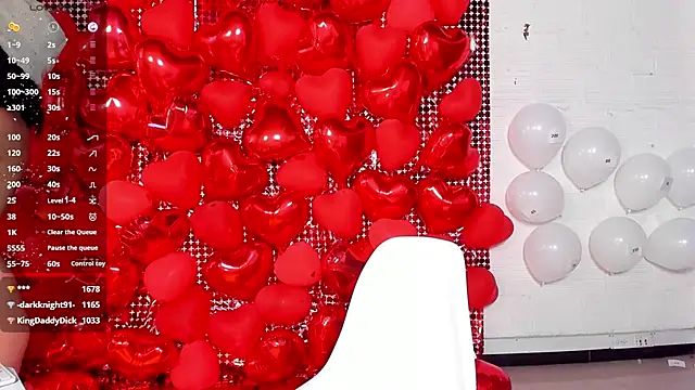 Crystal Dluna online show from 02-14-25, 07:44