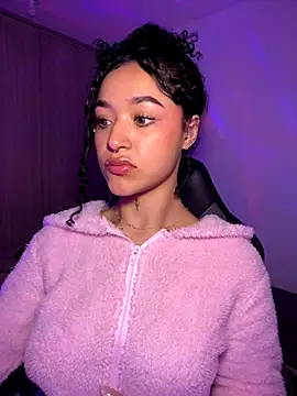 Crystal Dluna online show from 09-27-25, 02:33