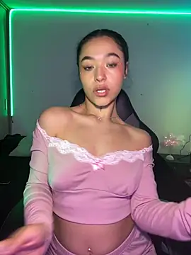 Crystal Dluna online show from 12-05-25, 04:03