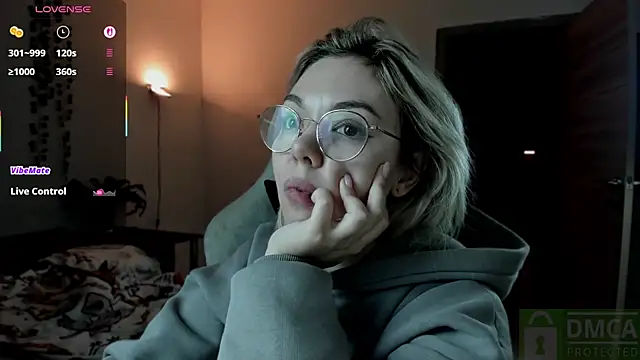 whoa-hoa-hoa-hoa-hoa online show from 10-13-25, 09:15