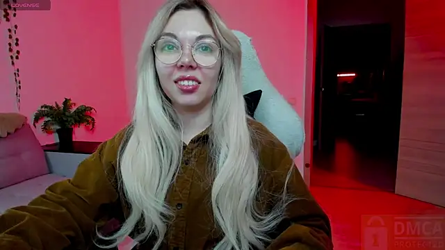 whoa-hoa-hoa-hoa-hoa online show from 11-30-25, 04:55