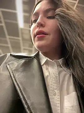 meow girl online show from 02-08-25, 10:07