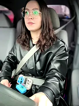 meow girl online show from 11-25-25, 10:04