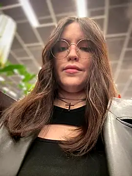 meow girl online show from 12-16-25, 09:58