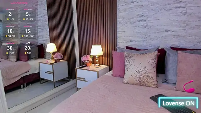 MadisonHunter2024 online show from 11-10-25, 07:46