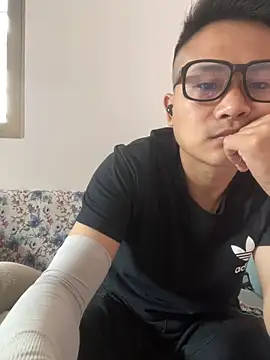 lixiaoshuai8 online show from 03-12-25, 04:30