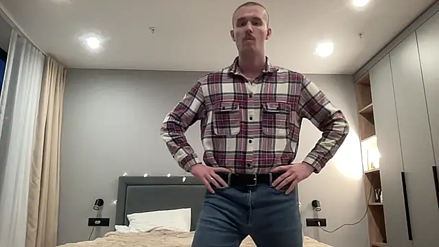 cute mark online show from 12-22-25, 01:41