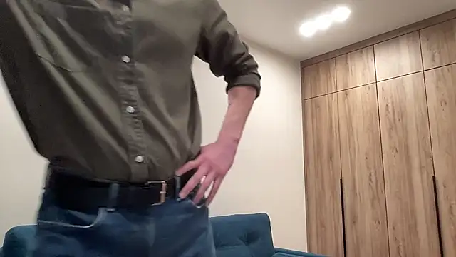 cute mark online show from 04-21-26, 06:12