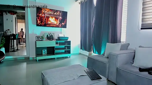 Maximo Marcelo online show from 12-15-24, 06:15