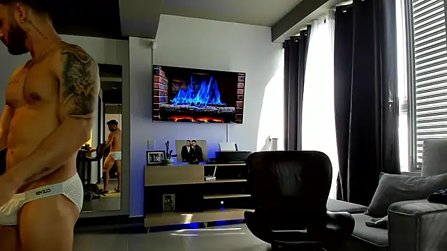 Maximo Marcelo online show from 01-31-25, 03:11