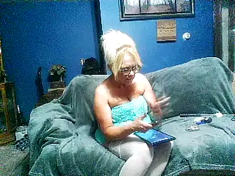 Snapshot of letsgetdirty1981 chatting on 12-07-24, 01:40 letsgetdirty1981 online show from 12-07-24, 01:40