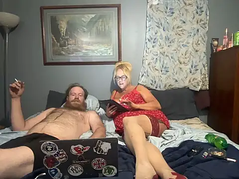 Snapshot of letsgetdirty1981 chatting on 12-08-24, 06:43 letsgetdirty1981 online show from 12-08-24, 06:43