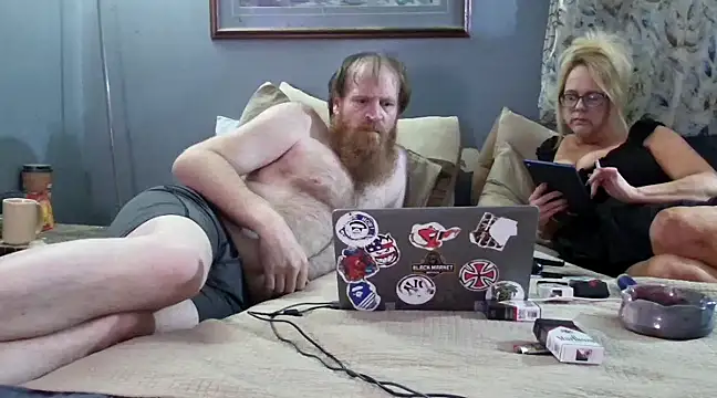 Snapshot of letsgetdirty1981 chatting on 02-14-25, 06:02 letsgetdirty1981 online show from 02-14-25, 06:02