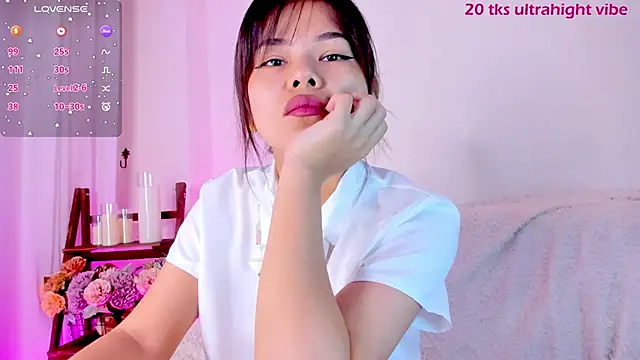 Snapshot of moonlight8_ chatting on 01-05-25, 08:32 moonlight8 online show from 01-05-25, 08:32