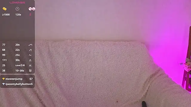 Snapshot of moonlight8_ chatting on 02-12-25, 01:37 moonlight8 online show from 02-12-25, 01:37