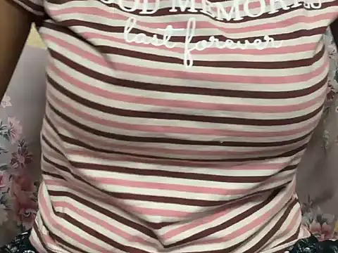 Snapshot of _FluffyHxney_ chatting on 12-04-24, 07:39 FluffyHxney online show from 12-04-24, 07:39