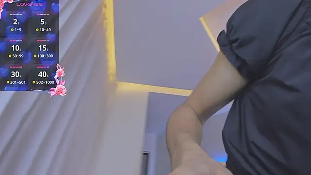 Snapshot of Venusflame__ chatting on 03-04-25, 11:51 Venusflame online show from 03-04-25, 11:51