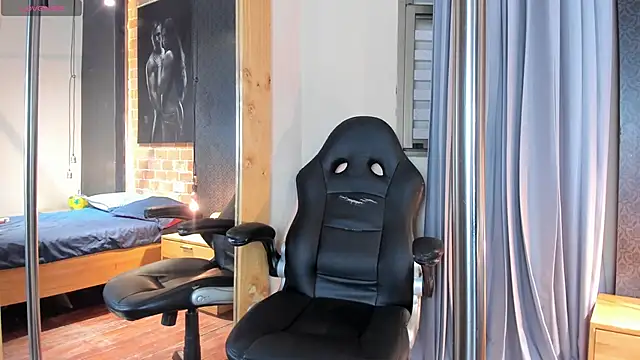 Snapshot of Venusflame__ chatting on 03-14-25, 11:45 Venusflame online show from 03-14-25, 11:45