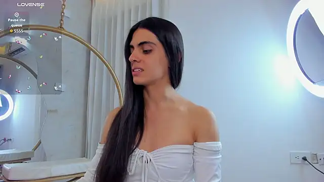 Snapshot of Venusflame__ chatting on 10-31-25, 11:55 Venusflame online show from 10-31-25, 11:55