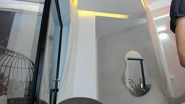 Snapshot of Venusflame__ chatting on 11-19-25, 11:32 Venusflame online show from 11-19-25, 11:32