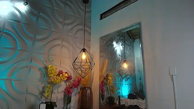 Snapshot of Venusflame__ chatting on 11-29-25, 12:08 Venusflame online show from 11-29-25, 12:08