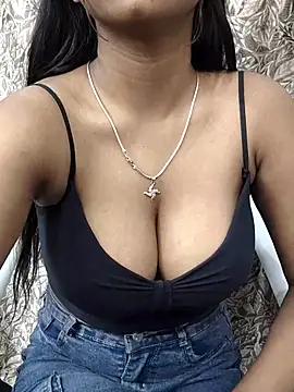 Snapshot of Ishaani_0 chatting on 03-04-25, 09:11 Ishaani 0 online show from 03-04-25, 09:11