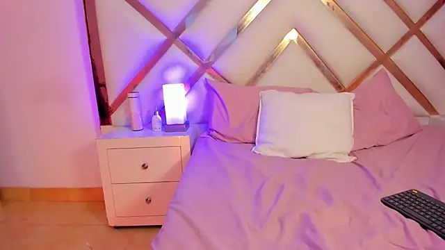 HayamiKioto online show from 01-31-25, 03:44