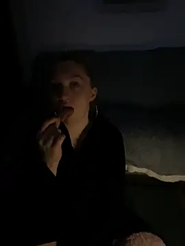 Snapshot of Stoner_BarbieXX chatting on 03-07-26, 10:51 Stoner BarbieXX online show from 03-07-26, 10:51