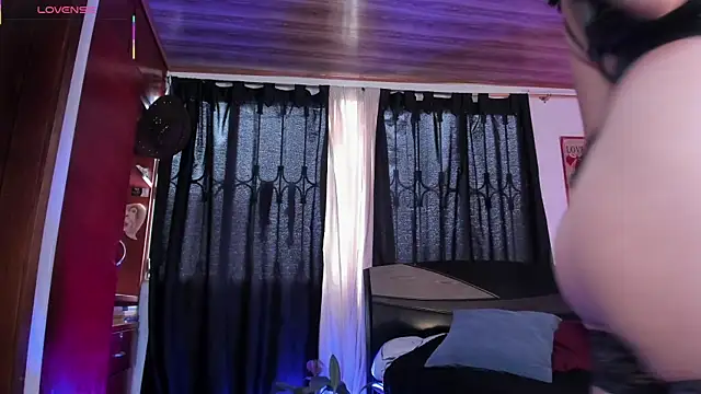 anhiahoney02 online show from 04-29-26, 04:33