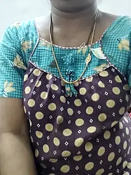 Snapshot of Tamilrojanew chatting on 10-28-25, 05:37 Tamilrojanew online show from 10-28-25, 05:37