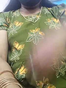 Snapshot of Tamilrojanew chatting on 10-31-25, 08:59 Tamilrojanew online show from 10-31-25, 08:59