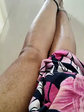 Snapshot of Tamilrojanew chatting on 11-08-25, 06:13 Tamilrojanew online show from 11-08-25, 06:13