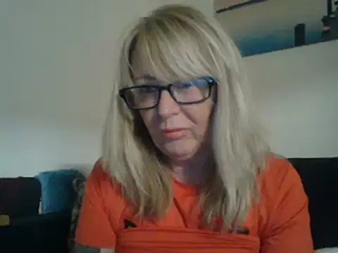 Snapshot of Miss-Cx chatting on 01-10-25, 06:06 Miss-Cx online show from 01-10-25, 06:06