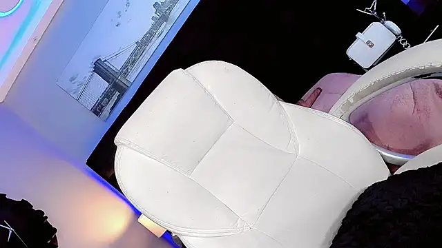 Snapshot of Shanelengel chatting on 01-13-25, 09:09 Shanelengel online show from 01-13-25, 09:09