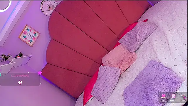 Snapshot of Shanelengel chatting on 03-05-25, 05:07 Shanelengel online show from 03-05-25, 05:07