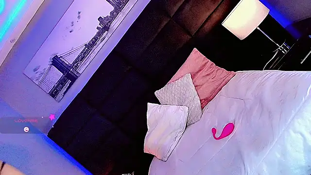 Snapshot of Shanelengel chatting on 03-18-25, 08:59 Shanelengel online show from 03-18-25, 08:59