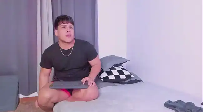 Snapshot of Khail68 chatting on 01-19-25, 06:20 Khail68 online show from 01-19-25, 06:20