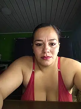 Snapshot of emily_sweet13 chatting on 05-20-26, 02:12 emily sweet13 online show from 05-20-26, 02:12
