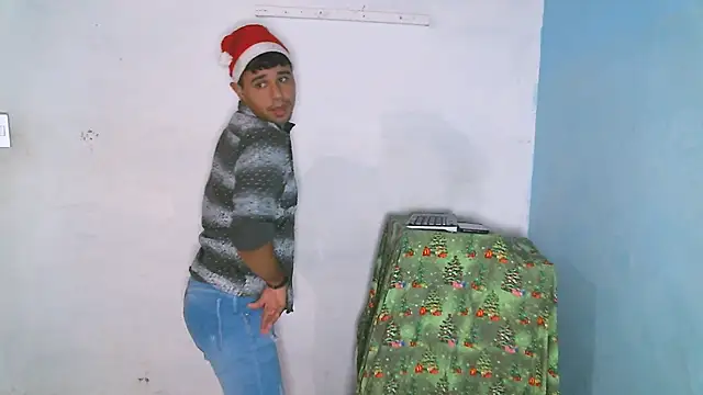 Snapshot of beautiful_james chatting on 12-07-24, 02:20 beautiful james online show from 12-07-24, 02:20