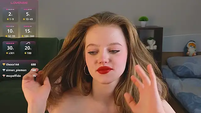 Snapshot of Eveleen_Soleen chatting on 12-15-24, 10:47 Eveleen Soleen online show from 12-15-24, 10:47