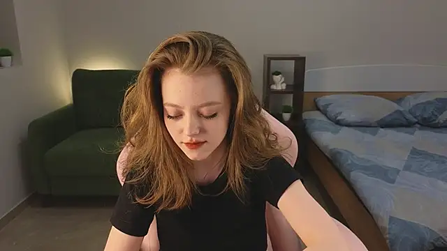 Snapshot of Eveleen_Soleen chatting on 01-15-25, 08:37 Eveleen Soleen online show from 01-15-25, 08:37