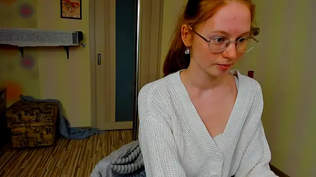 Snapshot of Fire_Luna chatting on 10-06-25, 04:54 Fire Luna online show from 10-06-25, 04:54