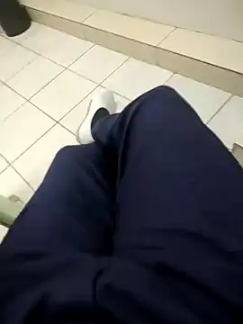 Snapshot of gatmoreno1 chatting on 09-30-25, 05:07 gatmoreno1 online show from 09-30-25, 05:07