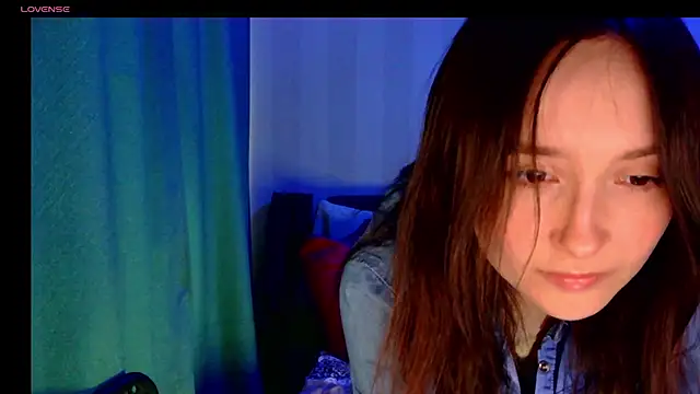 Snapshot of LilyXSky chatting on 10-07-25, 01:30 LilyXSky online show from 10-07-25, 01:30